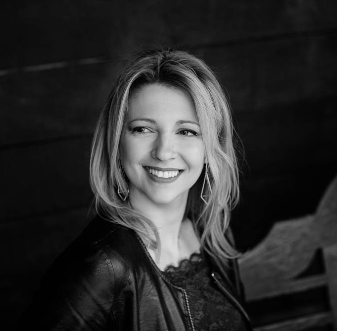 LUCIA FRASCERRA_Headshot.jpg
